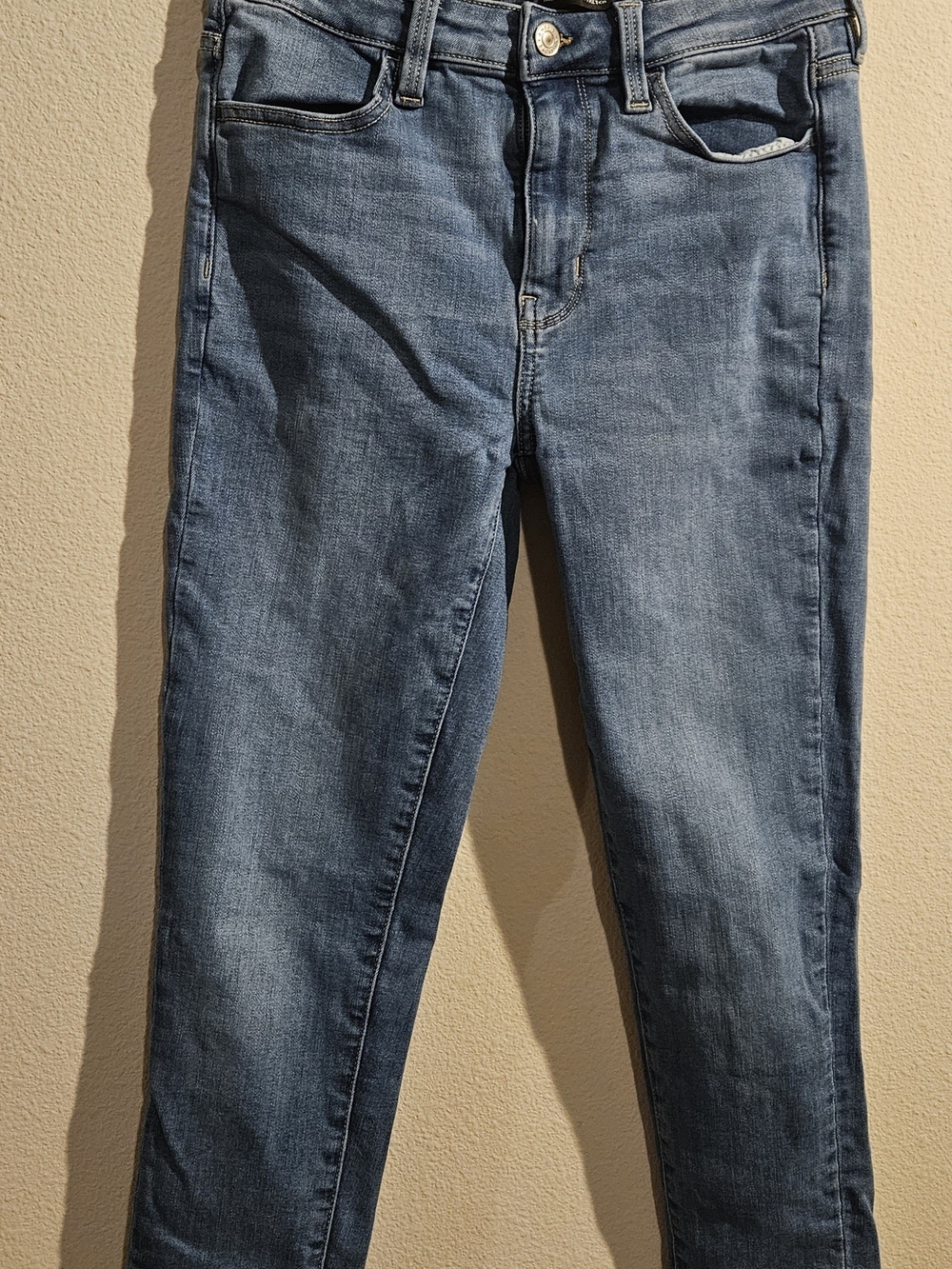 American Eagle Outfitters Women's Skinny Jeans - Medium Blue Wash